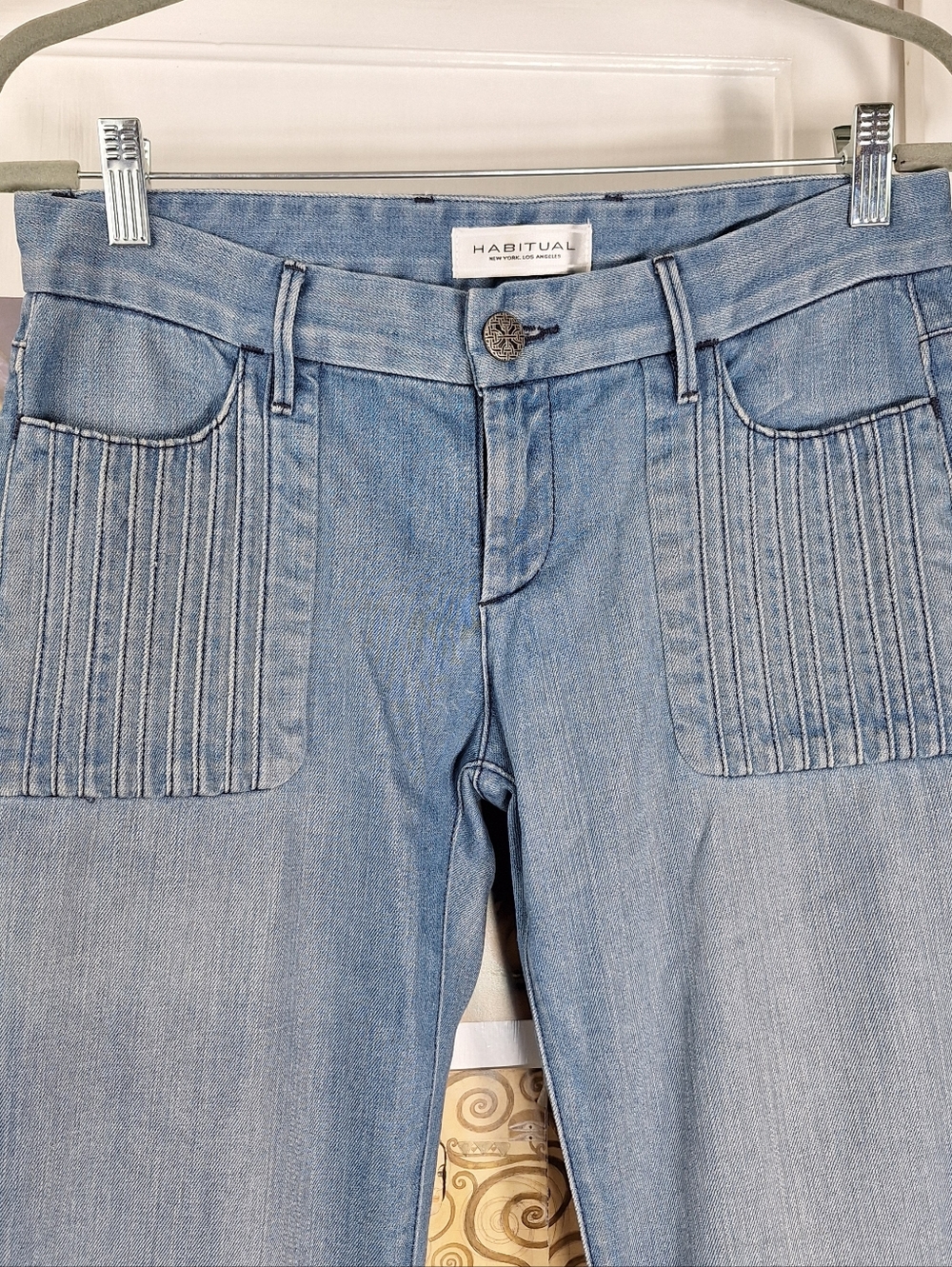 Habitual Low Rise Denim Hannah Flare Jeans Size 27 Fits 31x35 Light Wash Hippie - Picture 3 of 5